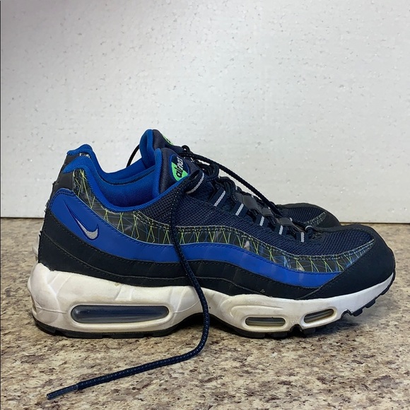 Nike Air Max 95 Premium Schuhe rot blau im WeAre Shop Nike Air Max 95 Premium Schuhe rot blau im WeAre Shop